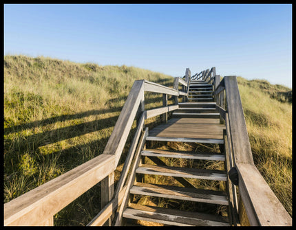 Leinwandbild von einer Holztreppe die über Dünen am Strand führt.